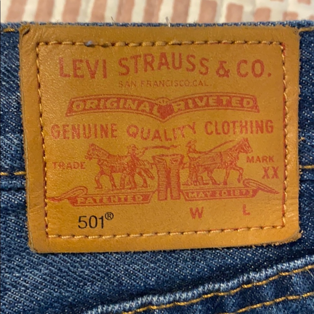 Levi Shorts - image 4